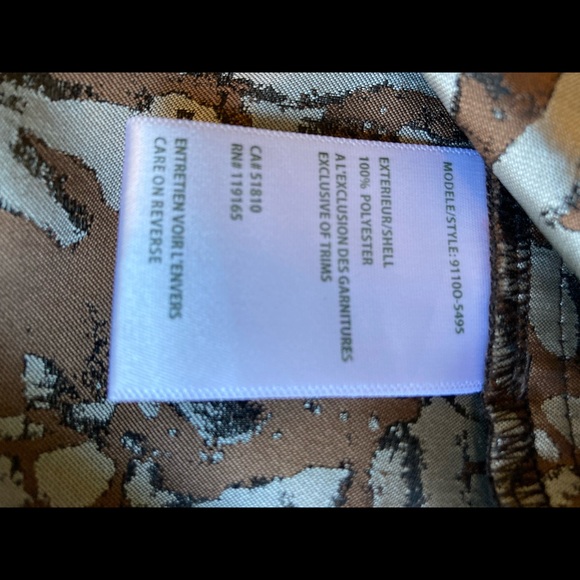 NY Collection Back/White Sleeveless Top - Picture 3 of 10